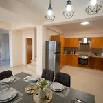 Villa Coastal Retreat *